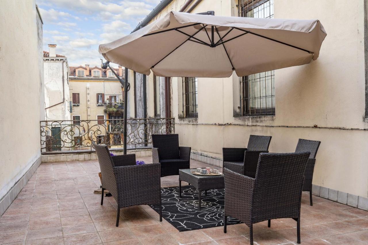 Tolentini Canal View & Terrace By Wonderful Italy Венеция Екстериор снимка